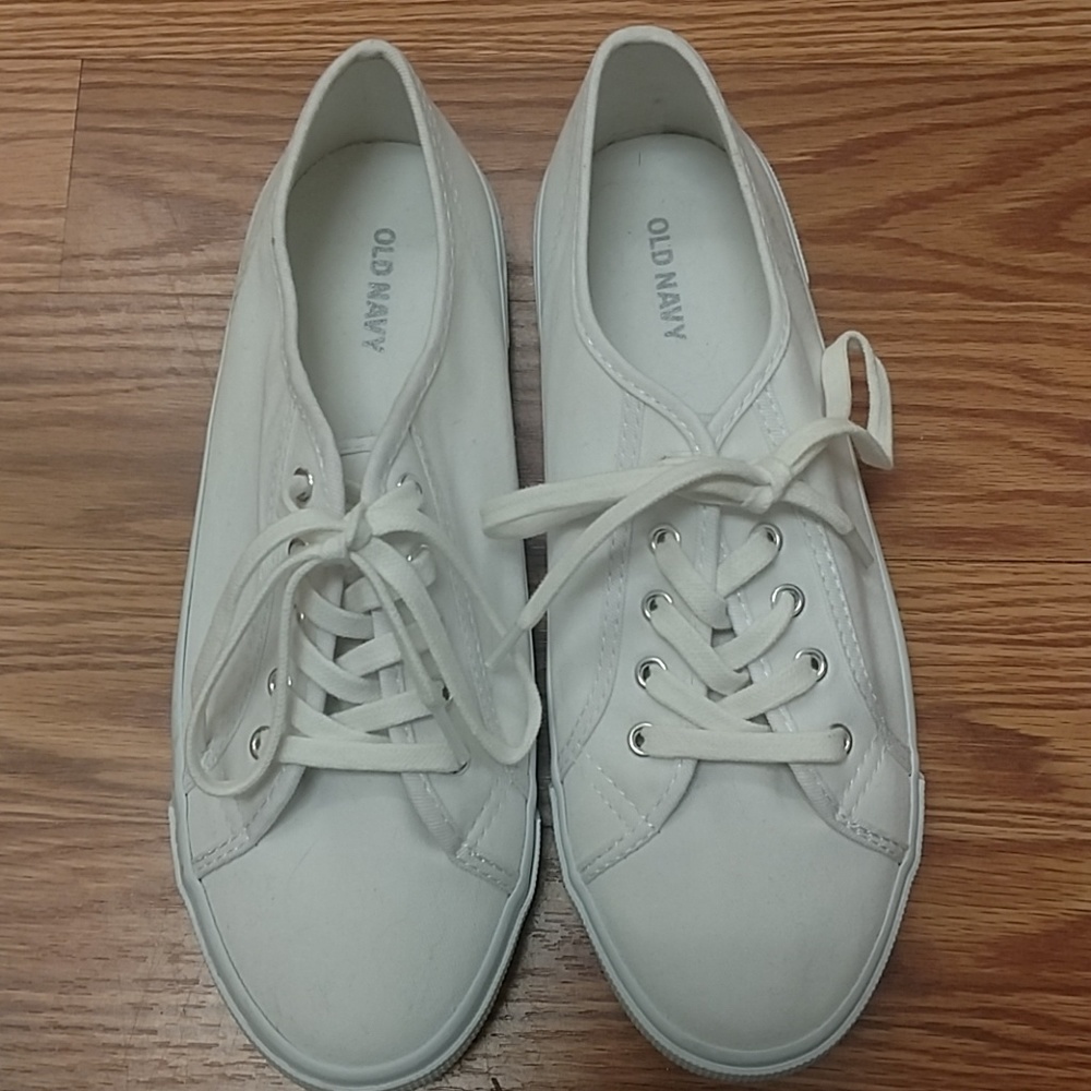 Old Navy Vulc Sneaker White Beach size 9